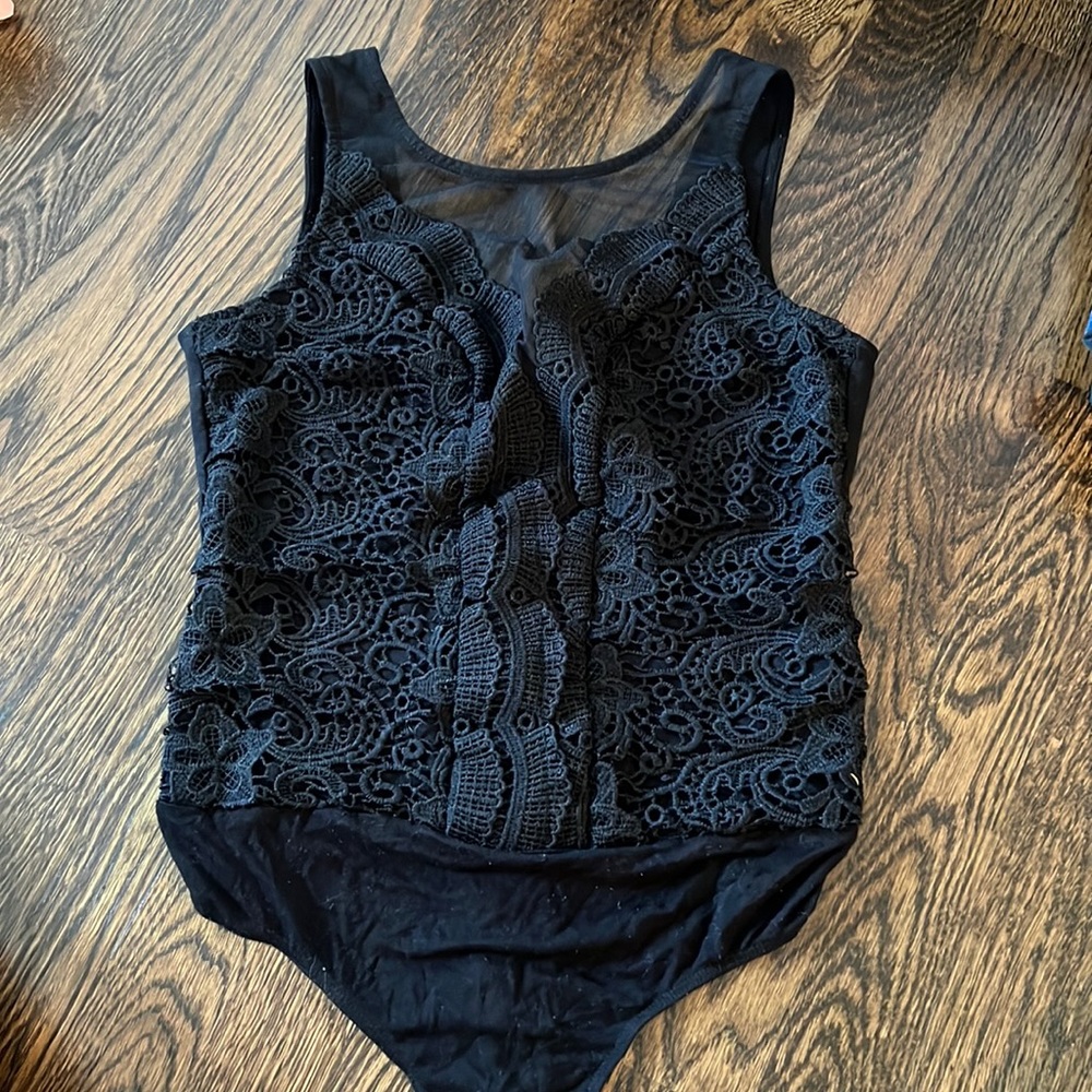 Lulus body suit size Meath front mesh and lace detail